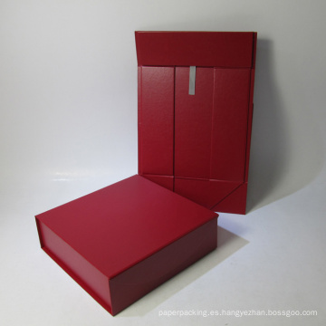 Caja de regalo de papel plegado rojo con solapa